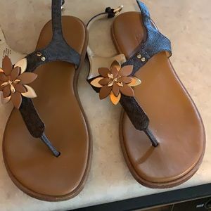 Michael Kors thong sandal size 7.5